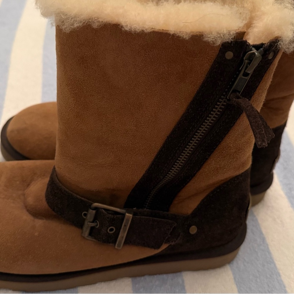 UGG Brown with Cream Ankle Boots - Picture 2 of 15
